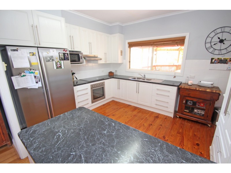 6 Churchill Street, Paringa SA 5340