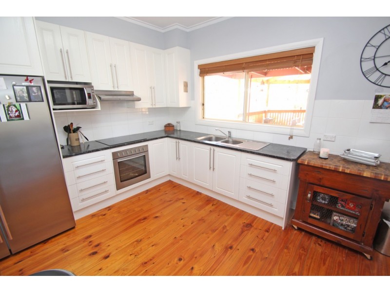 6 Churchill Street, Paringa SA 5340