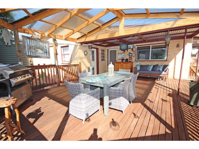 6 Churchill Street, Paringa SA 5340