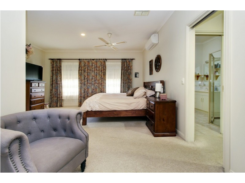 20 William Street, Loxton SA 5333