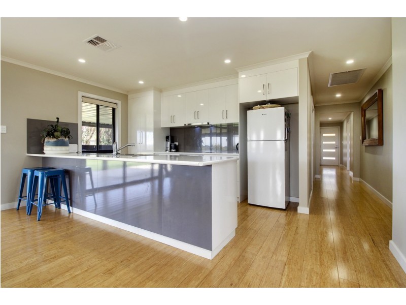 402 BALFOUR OGILVY AVENUE, Loxton North SA 5333