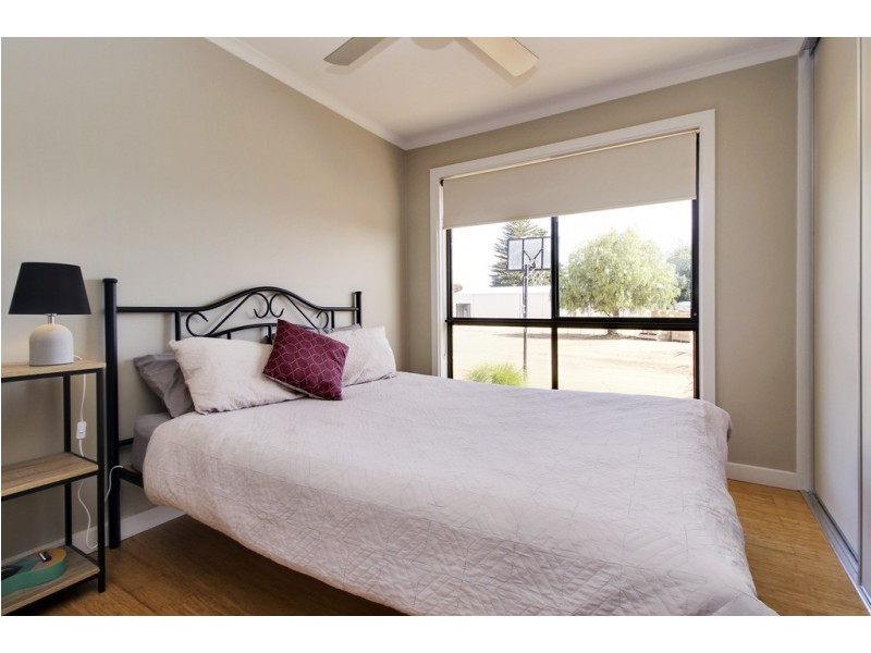 402 BALFOUR OGILVY AVENUE, Loxton North SA 5333