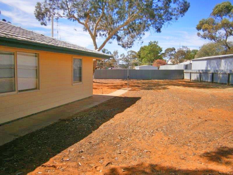 9 Smith Drive, Waikerie SA 5330