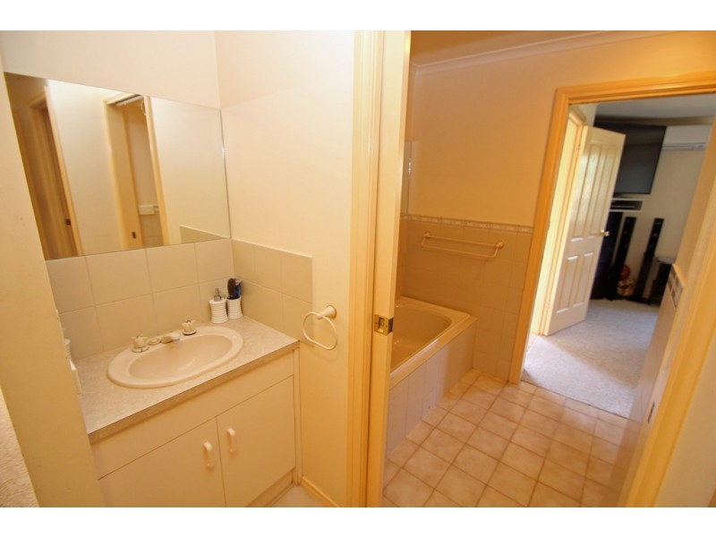 46 Meander Avenue, Renmark SA 5341