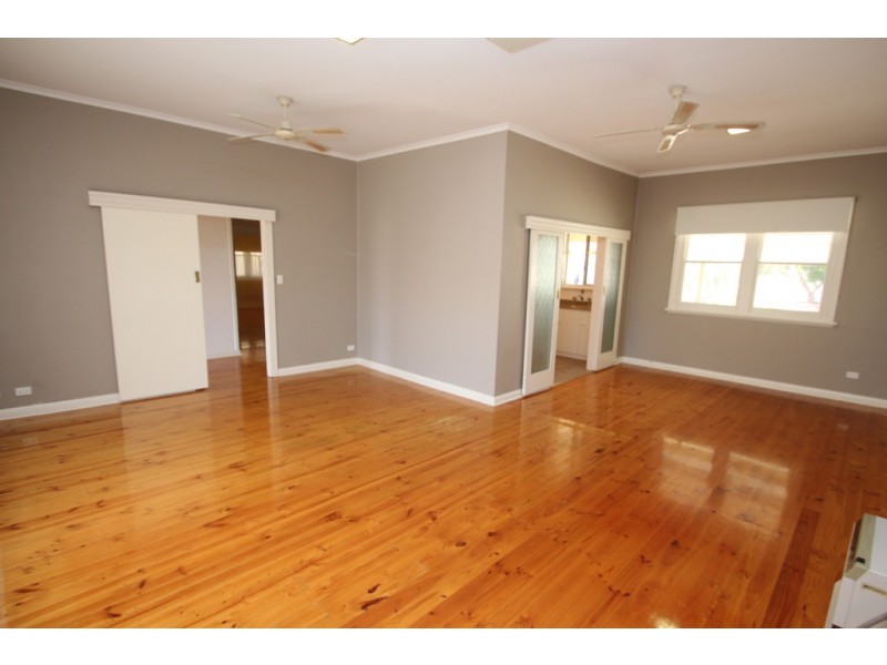 10 KOKODA AVENUE, Renmark SA 5341