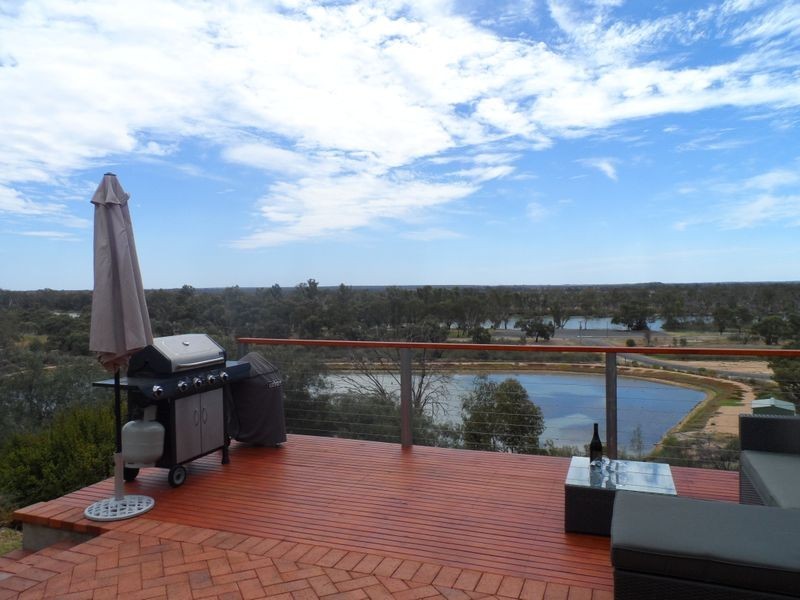 8 HILLTOP DRIVE, Loxton SA 5333
