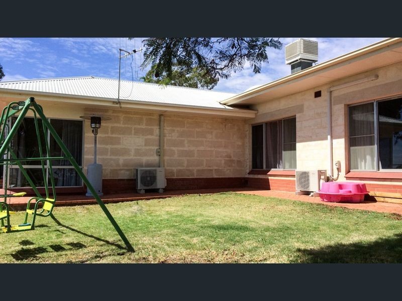 8 HILLTOP DRIVE, Loxton SA 5333