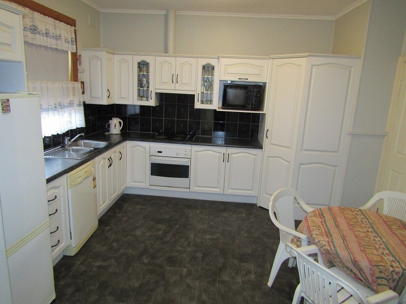 16 West Terrace, Blanchetown SA 5357