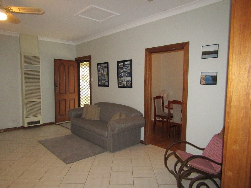 16 West Terrace, Blanchetown SA 5357