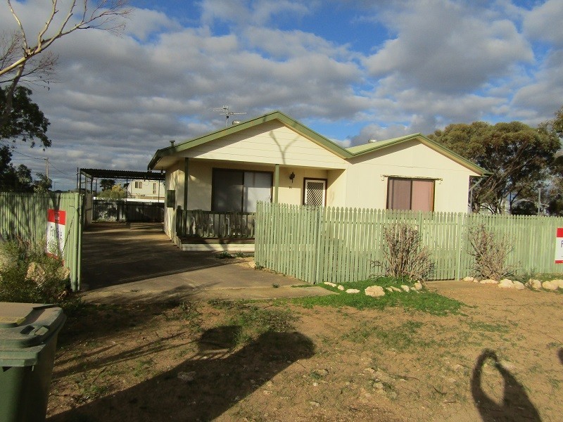 16 West Terrace, Blanchetown SA 5357