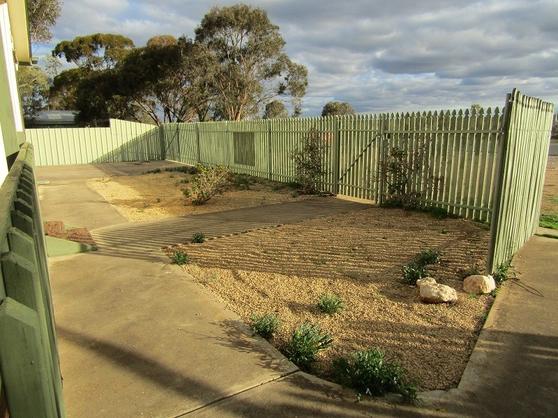 16 West Terrace, Blanchetown SA 5357