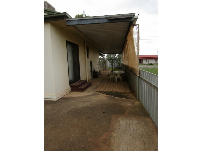 16 West Terrace, Blanchetown SA 5357