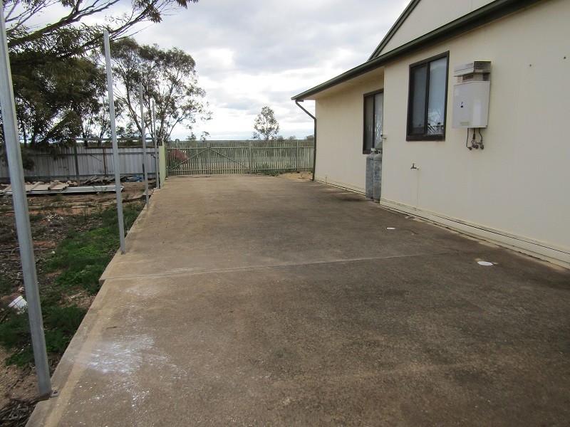 16 West Terrace, Blanchetown SA 5357