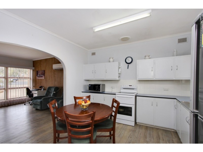 72 Drabsch Street, Loxton SA 5333