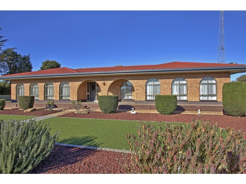 696 Old Sturt Highway, Glossop SA 5344