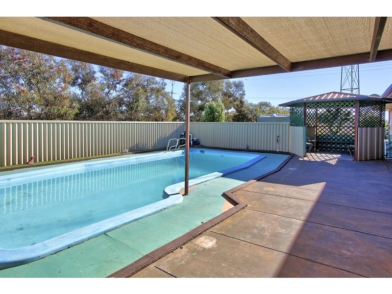 696 Old Sturt Highway, Glossop SA 5344