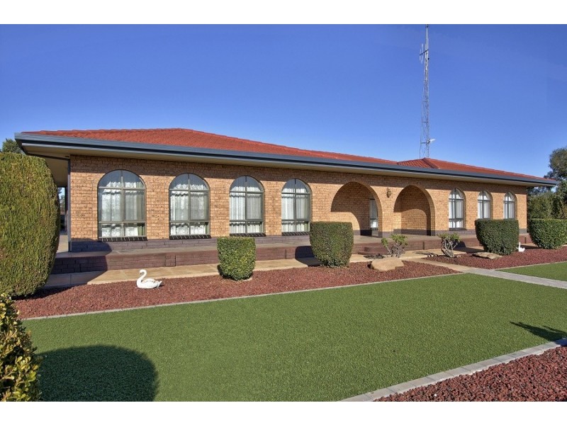696 Old Sturt Highway, Glossop SA 5344