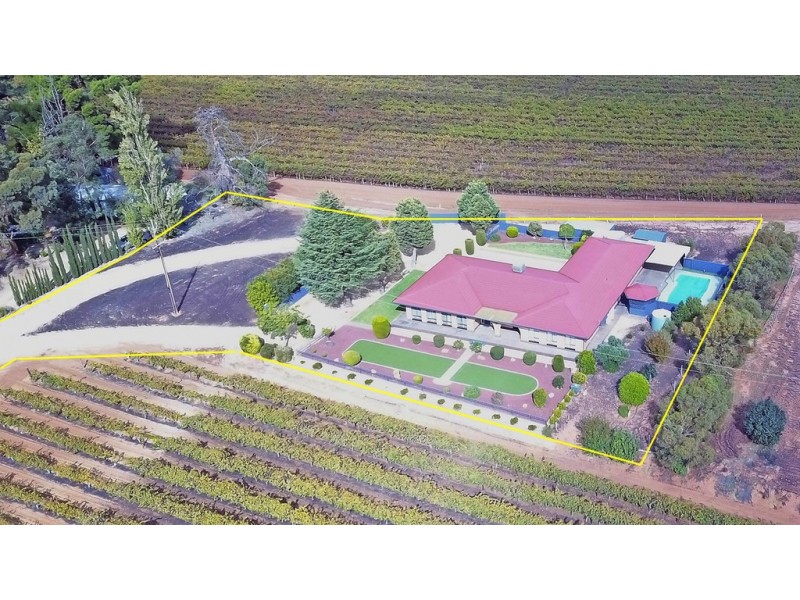 696 Old Sturt Highway, Glossop SA 5344