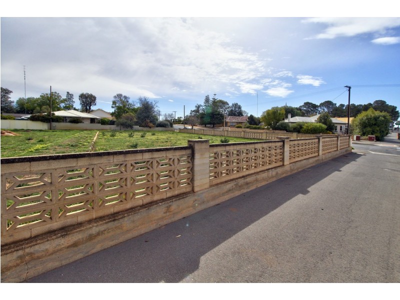 2 Bookpurnong terrace, Loxton SA 5333