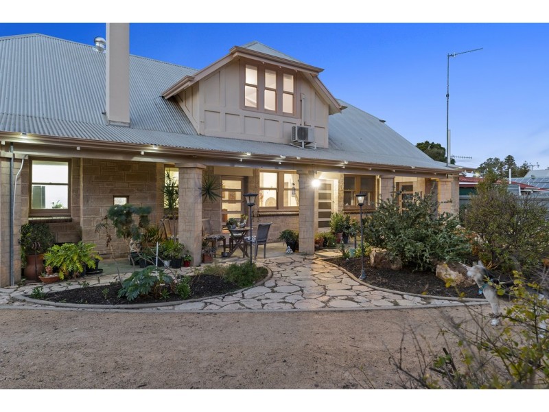 25 Thirteenth Street, Renmark SA 5341