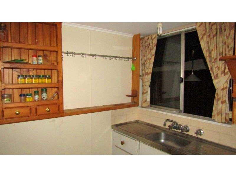 27 Acland Street, Blanchetown SA 5357