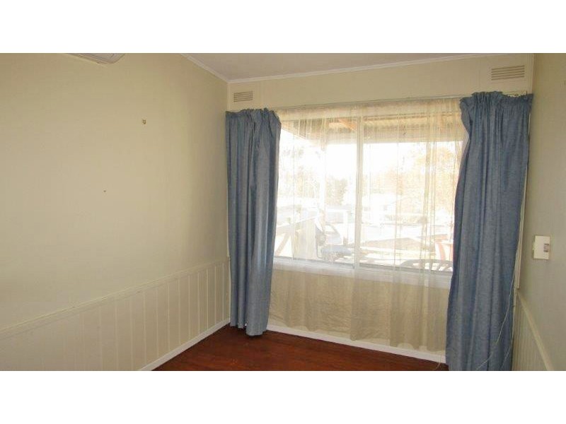 27 Acland Street, Blanchetown SA 5357