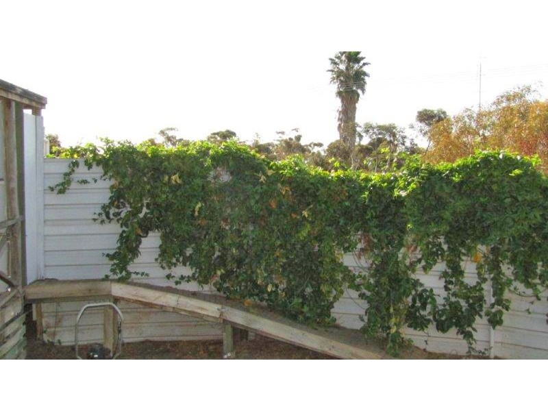 27 Acland Street, Blanchetown SA 5357