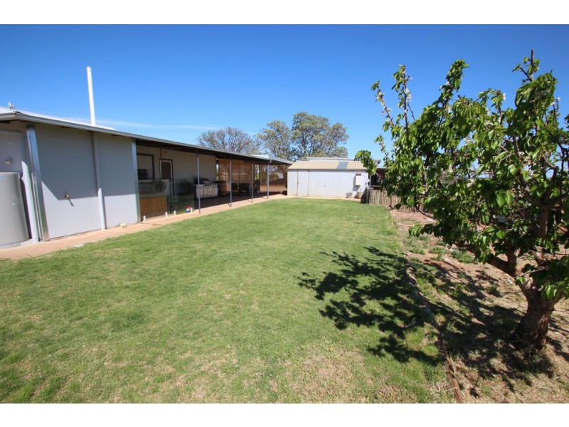 218 West Road, Glossop SA 5344