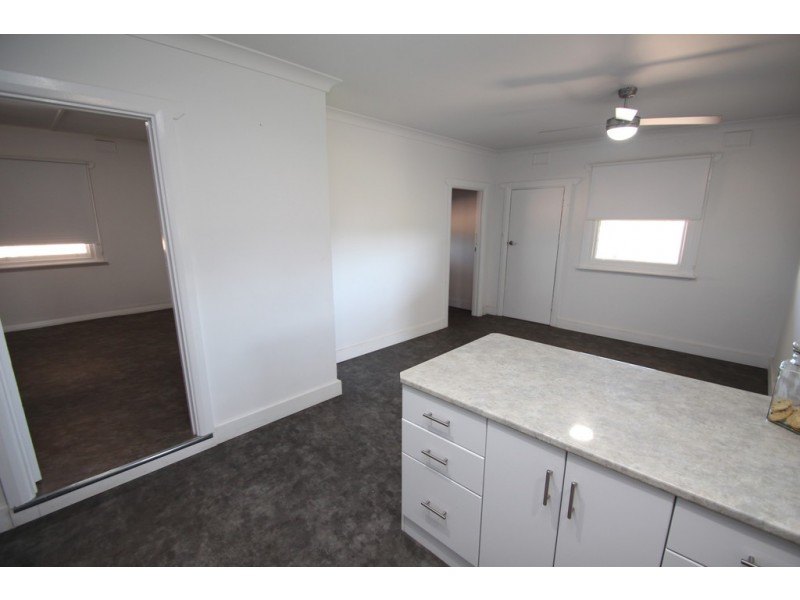 218 West Road, Glossop SA 5344