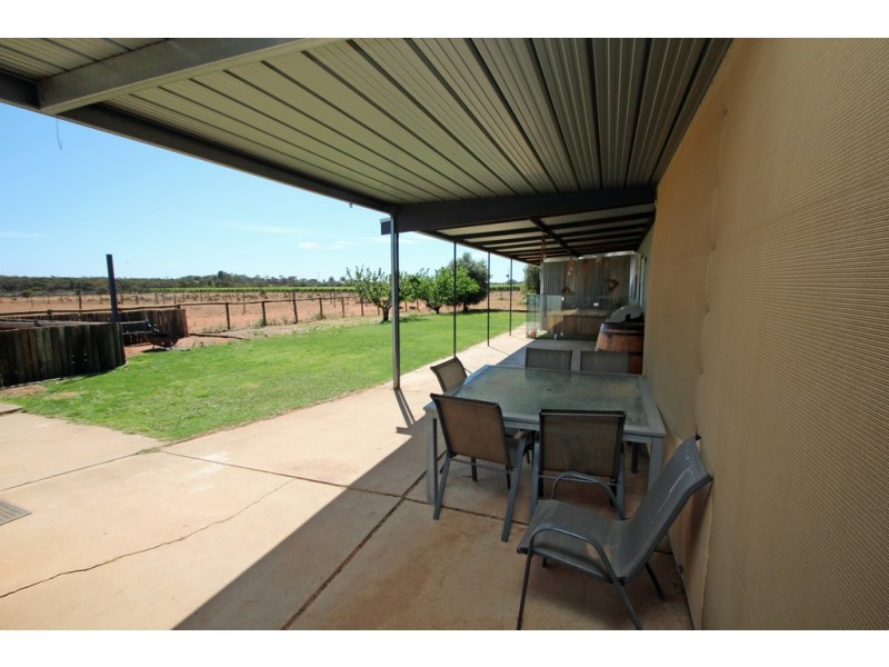 218 West Road, Glossop SA 5344