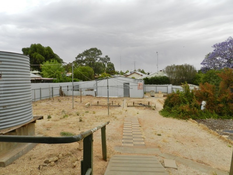 16 Lake Avenue, Barmera SA 5345