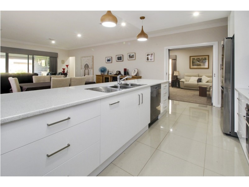 8 Eyre Street, Loxton SA 5333