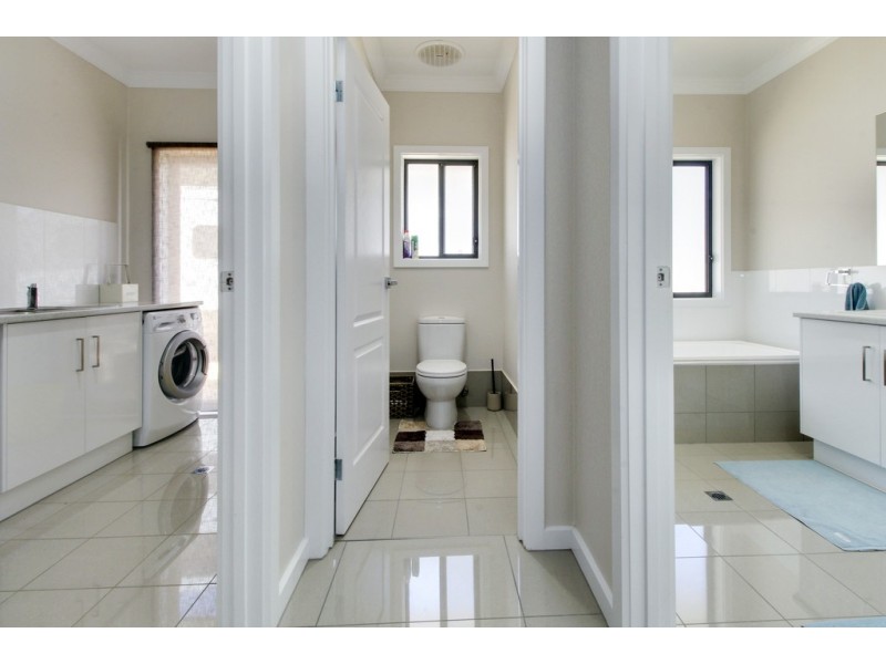 8 Eyre Street, Loxton SA 5333