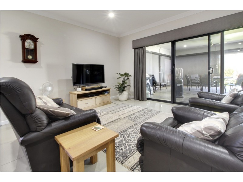 8 Eyre Street, Loxton SA 5333