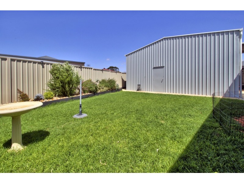 8 Eyre Street, Loxton SA 5333