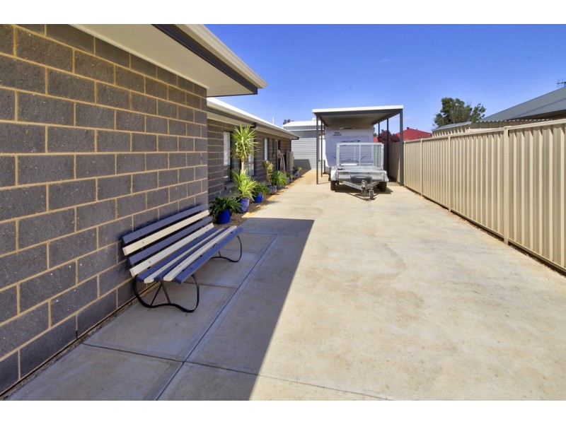8 Eyre Street, Loxton SA 5333