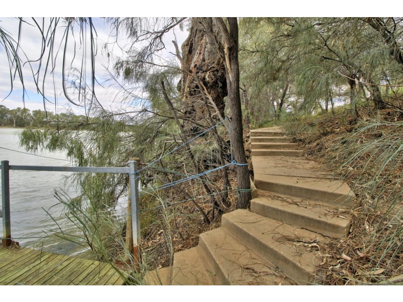 24 Pontt Road, Loxton SA 5333