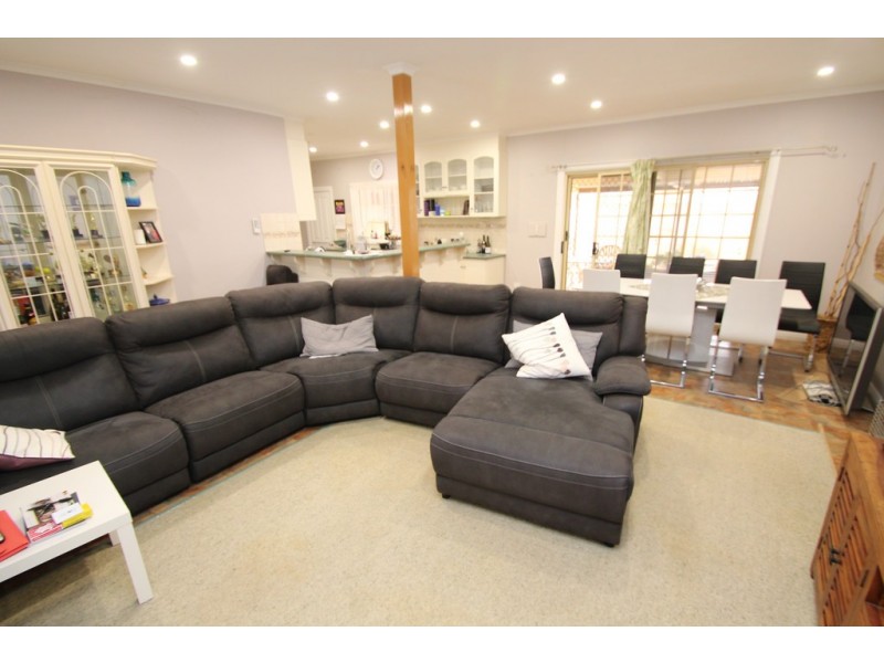 25 Sixteenth Street, Renmark SA 5341