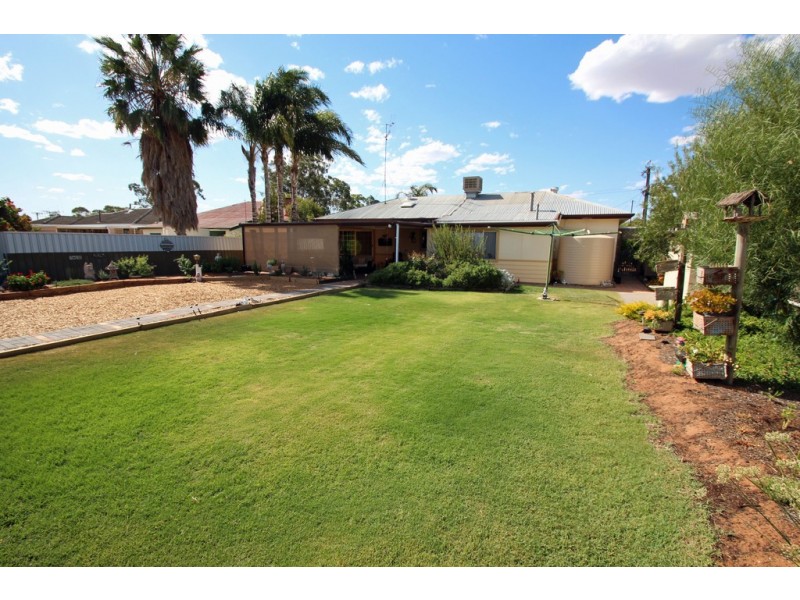 25 Sixteenth Street, Renmark SA 5341