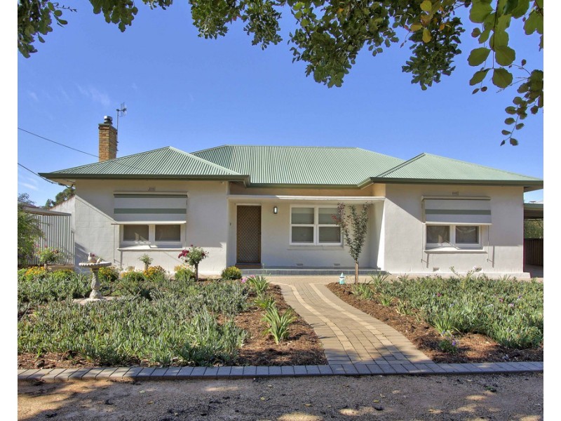 9 PINE AVENUE, Loxton SA 5333