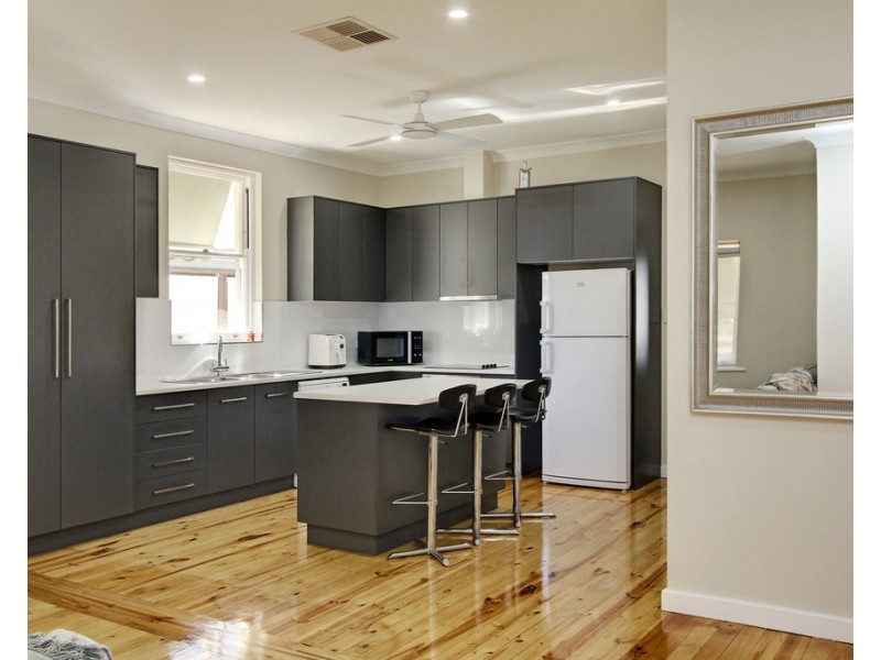 9 PINE AVENUE, Loxton SA 5333