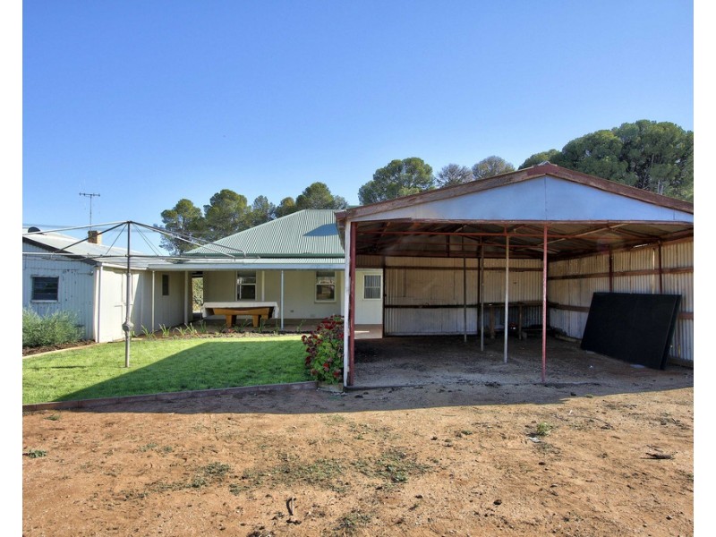 9 PINE AVENUE, Loxton SA 5333