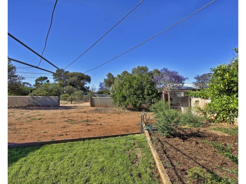 9 PINE AVENUE, Loxton SA 5333