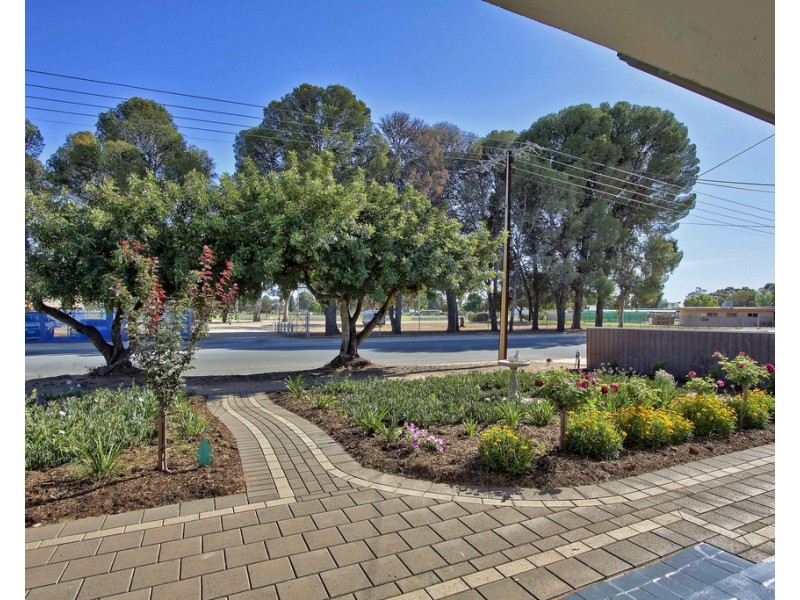 9 PINE AVENUE, Loxton SA 5333