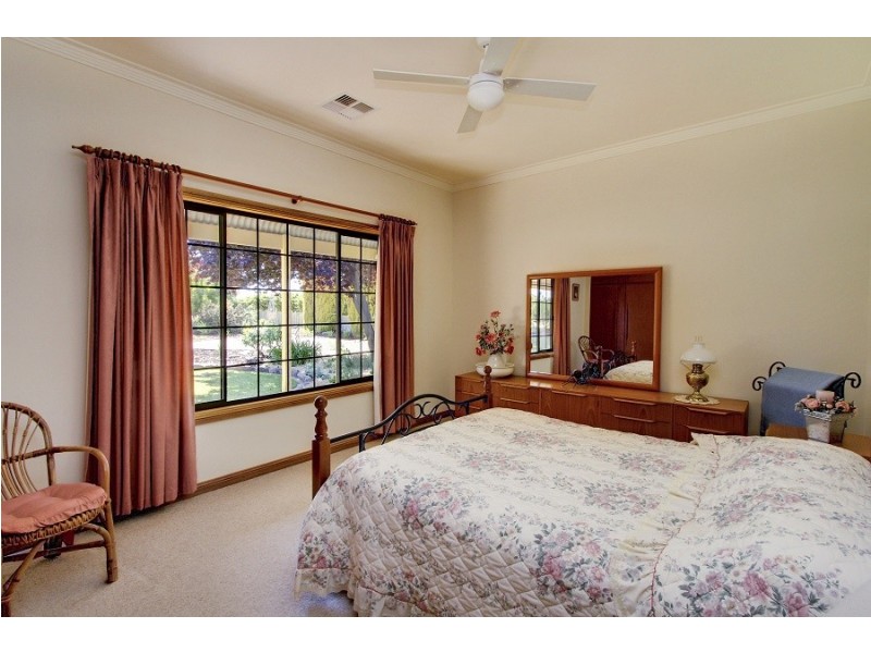 244 Katarapko Crescent, Winkie SA 5343