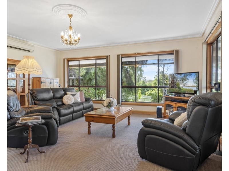 27 Burrows Road, Holder SA 5330