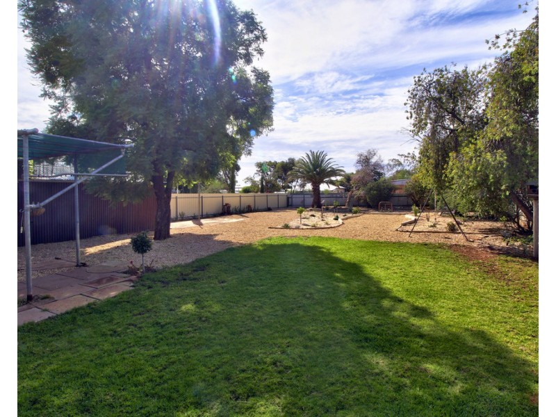 1 Oak Street, Loxton SA 5333