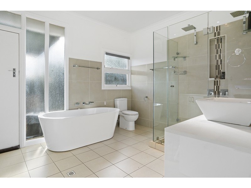 16 Macgillivray Street, Barmera SA 5345