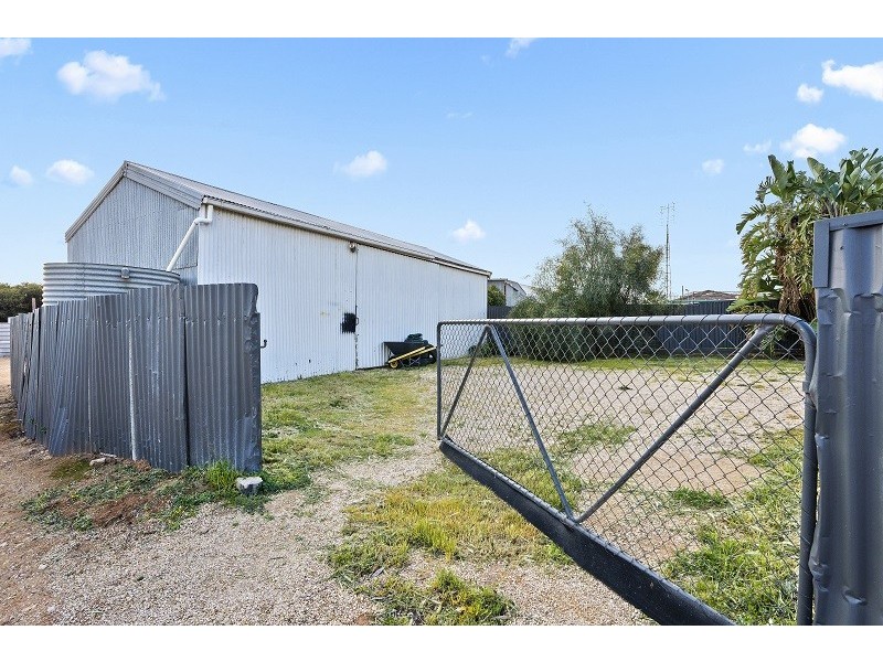 16 Macgillivray Street, Barmera SA 5345