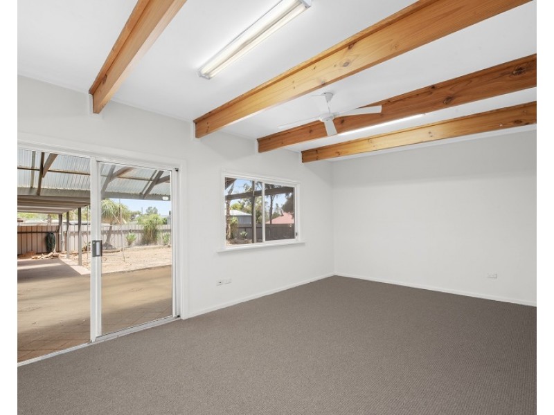 2 Burns Street, Waikerie SA 5330